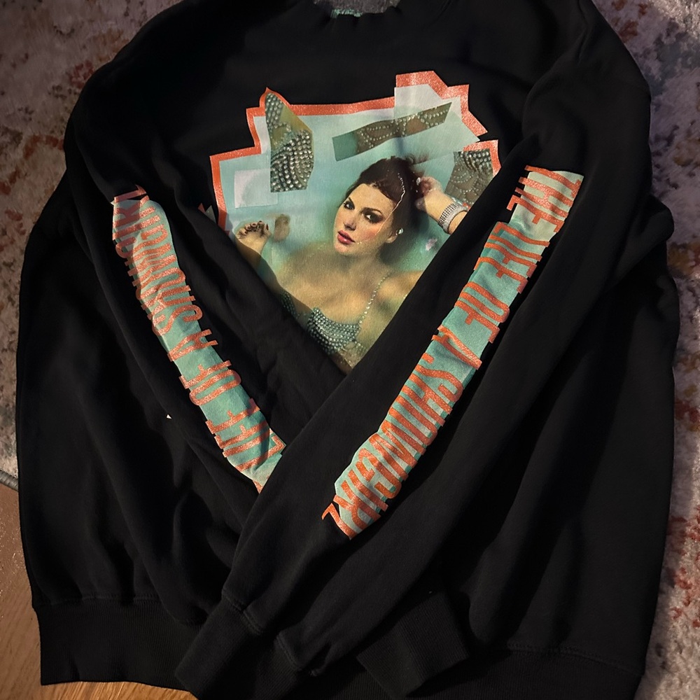 Taylor Swift The Life of a Showgirl Crew Neck Box Set